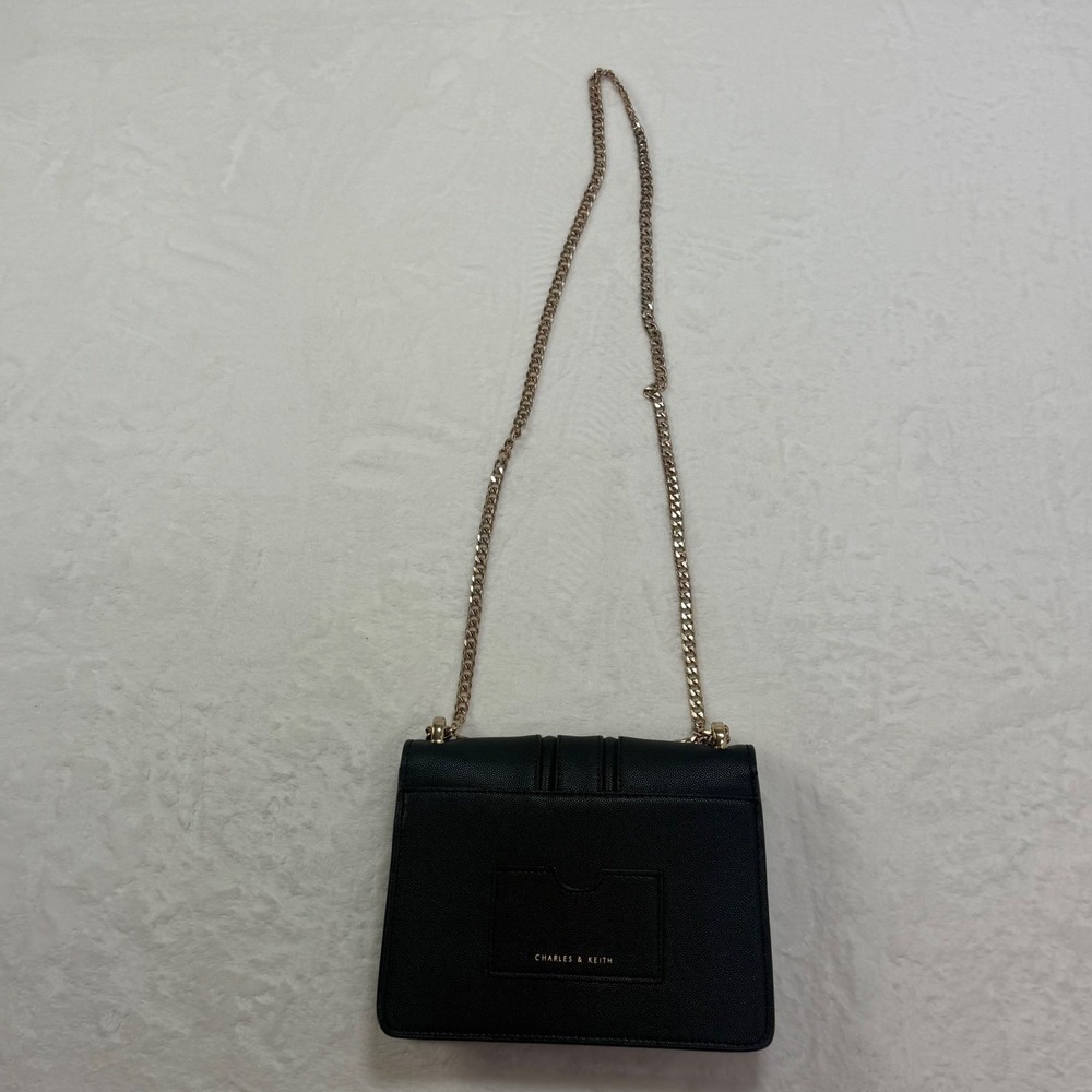 Charles Keith Black Textured Shoulder Bag Gold Chain Flap Turn Lock - Picture 4 of 8